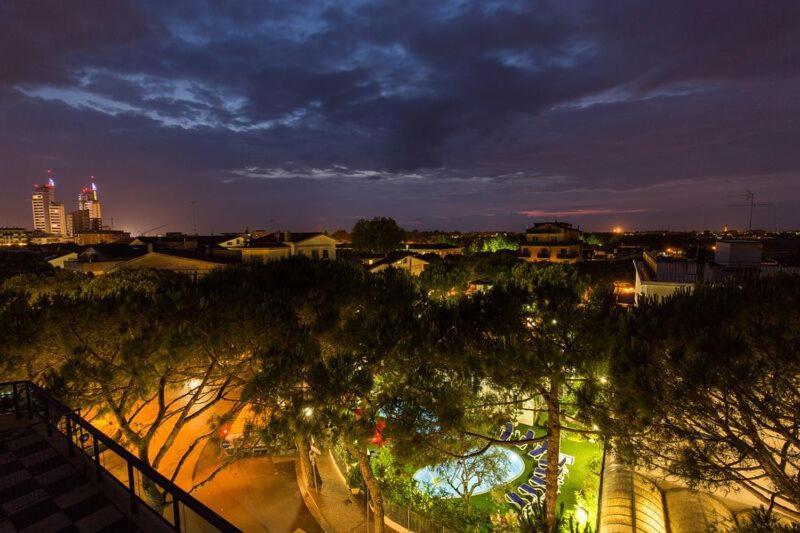 Hotel Colorado Лідо-ді-Єзоло Екстер'єр фото