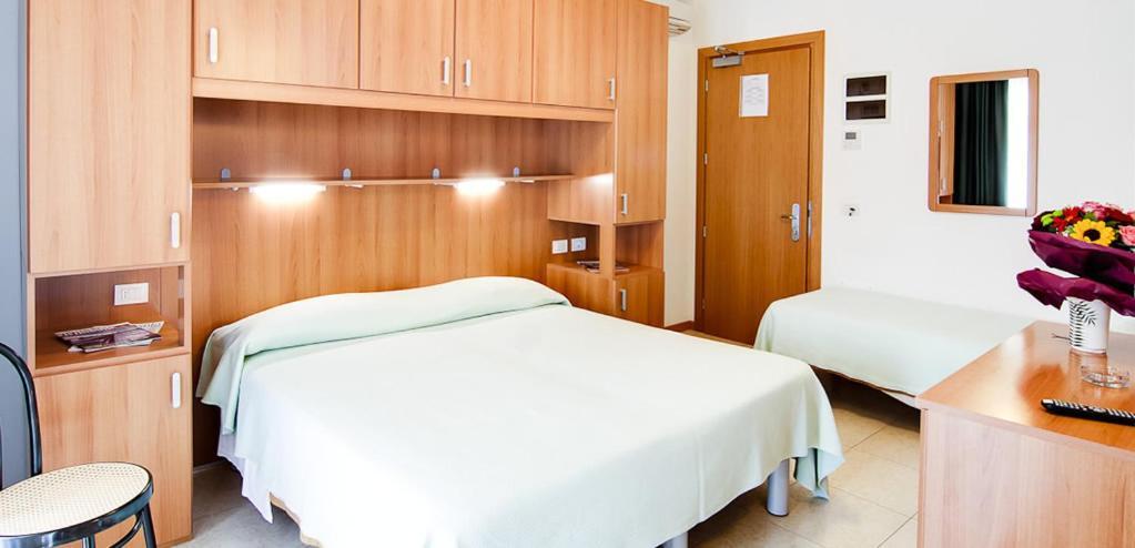 Hotel Colorado Лідо-ді-Єзоло Екстер'єр фото
